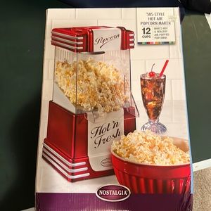 50’s style hot air popcorn maker. 12 cups. New in box.